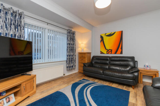 145 Linburn road Penilee  Glasgow G52 4el-3