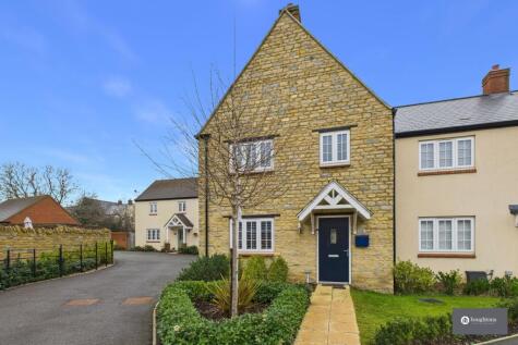 Catch Yard Road, Silverstone, NN12