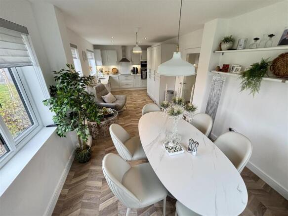 Open Plan Kitchen and Dining Room