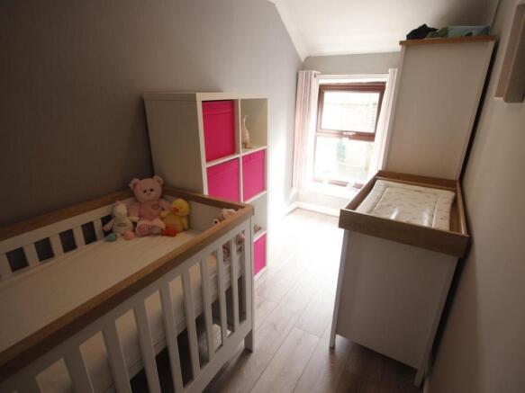 FRONT SINGLE BEDROOM 2