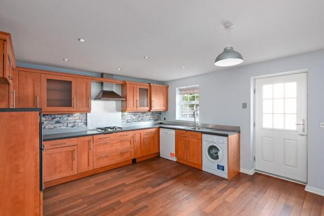 4 bed House for sale Image 5