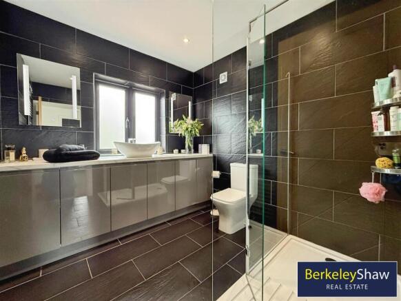 Family Shower Room