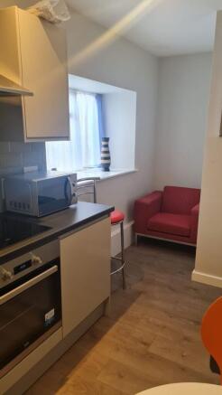 2 bed Apartment to rent Image 9