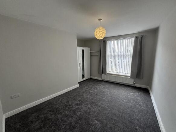 2 bed End of Terrace to rent Image 6