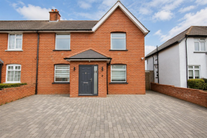 14, Hillside Avenue, Borehamwood WD6 1HJ