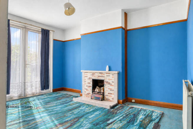 catford_se6_blue_room_tiled_fireplace_02