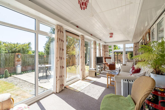 5 bed Detached for sale Image 8