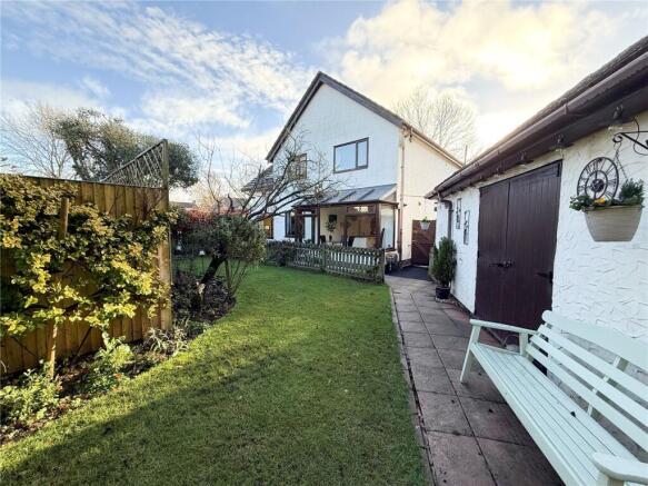 Holmway, Higher Bebington, Wirral photo 3