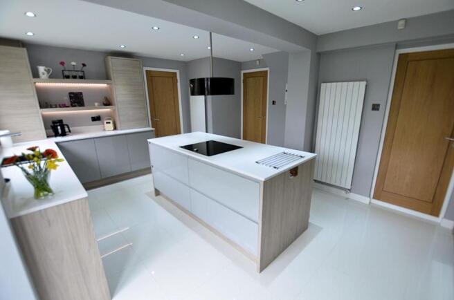 Kitchen main.jpg