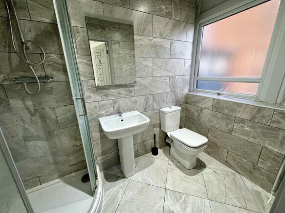 1 bed Apartment to rent Image 4