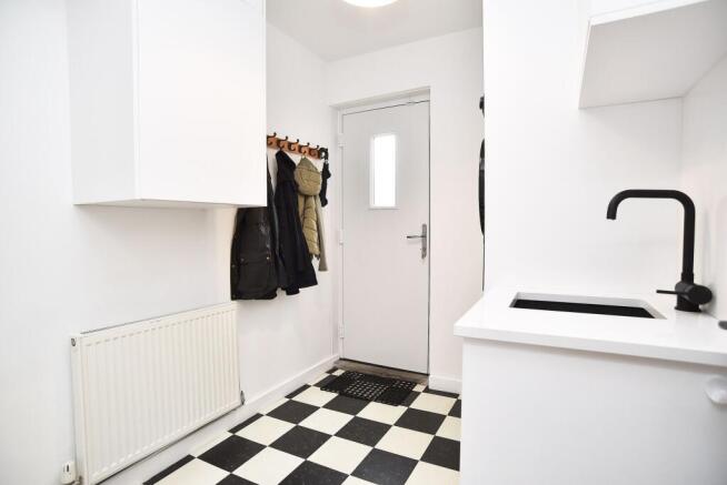 4 bed Detached for sale Image 8