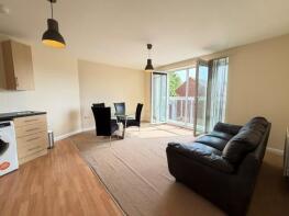 30, Royal Court, Queen Marys Avenue, Watford WD18 7JN