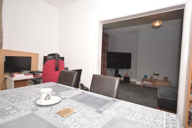 22 Southfield Road, Knottingley (17)dining