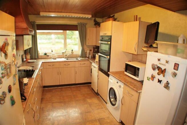 KITCHEN: