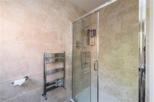 EN SUITE SHOWER ROOM