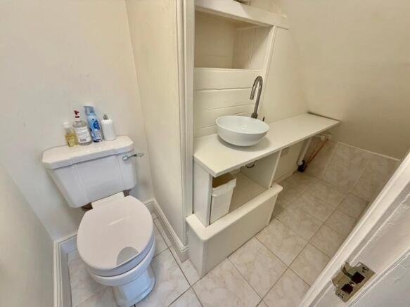 3 bed Terraced for sale Image 9