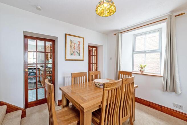 Lounge/Dining Room