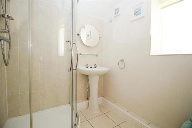 Weavers Cottage Shower Room