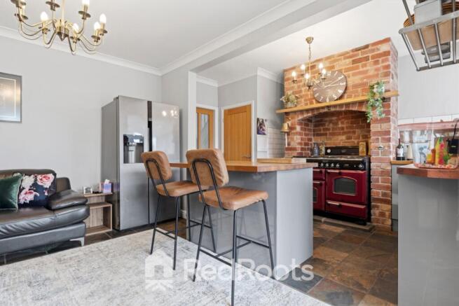 3 bed Semi-Detached for sale Image 5
