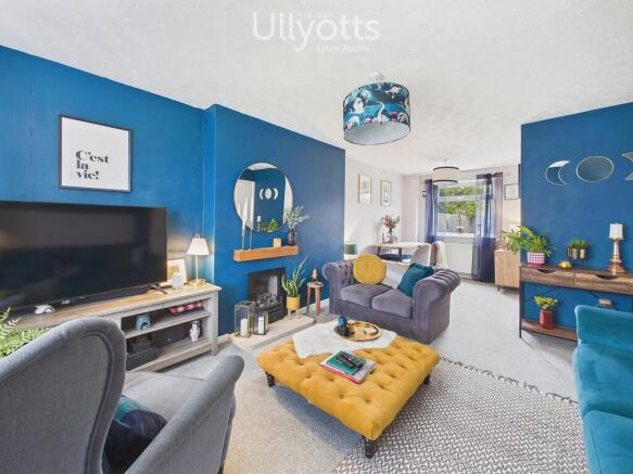 Lounge/Dining Are...