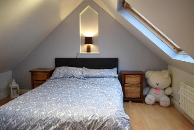 Bed 4.JPG