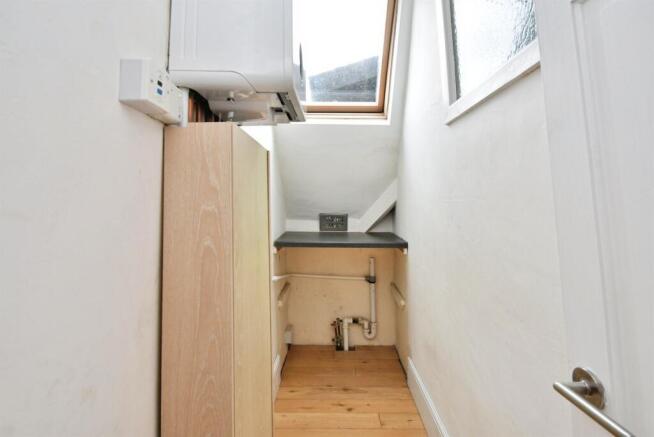 2 bed Flat for sale Image 10