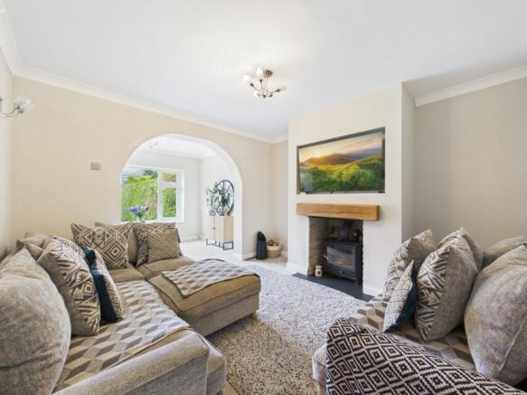 3 bed Semi-Detached for sale Image 6