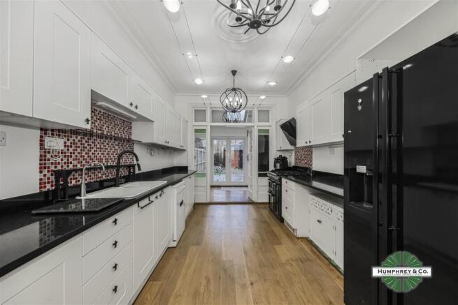 4A  Essex Road -011.JPG