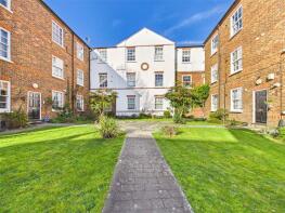 Flat 20, 70b Courtyard Apartments, Hampton Road, Teddington TW11 0JF