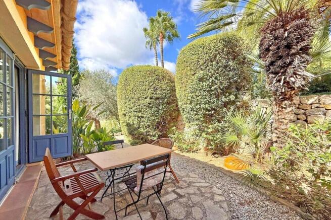 03-andratx-Finca mit Traumgarten und Swimmingpool-kaufen-terrasse