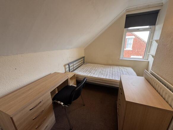 1 bed House Share to rent Image 8