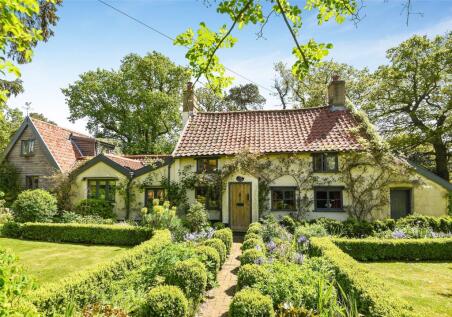Charming Cottage in Whinburgh