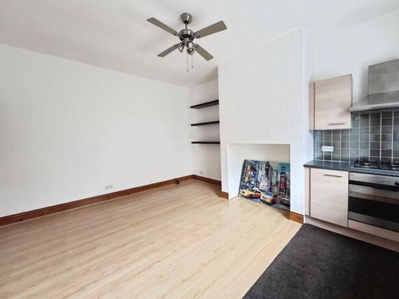 2 bed Terraced for sale Image 8