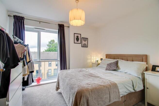 2 bed Apartment for sale Image 3