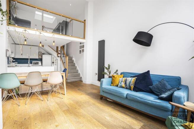 Open plan lounge/kitchen