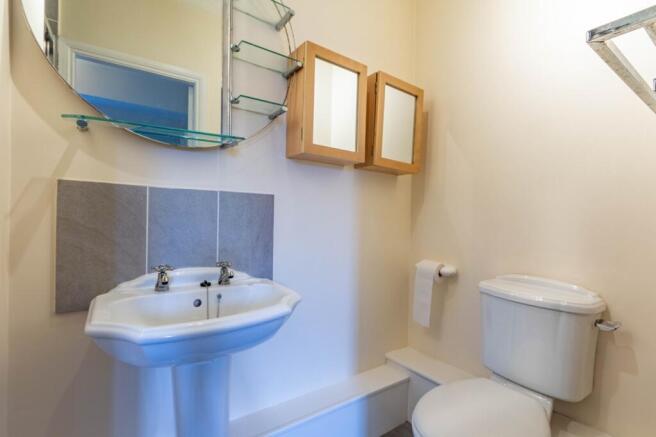 3 bed House for sale Image 11