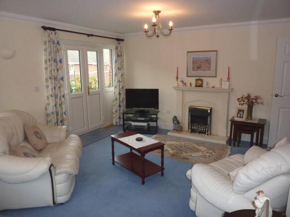 Lounge/Dining room