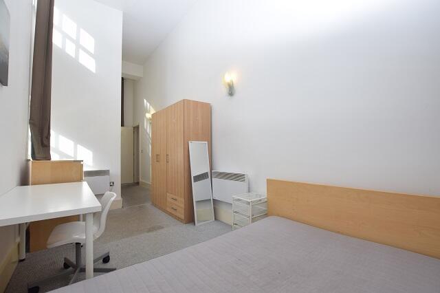 2 bed Apartment to rent Image 9