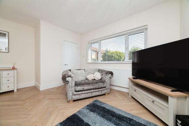 3 bed Terraced for sale Image 4