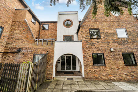 Welcote Drive, Northwood, Middlesex