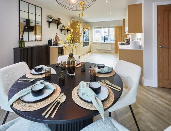5 bed Detached for sale Image 5