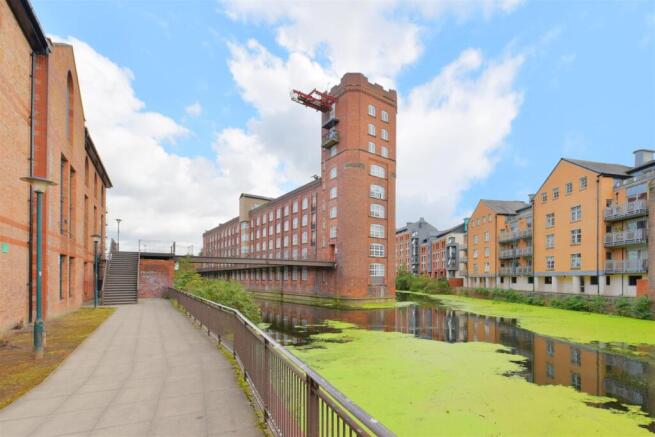 1 bed Flat to rent Image 4