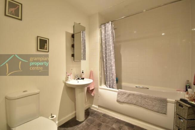 bathroom .JPG