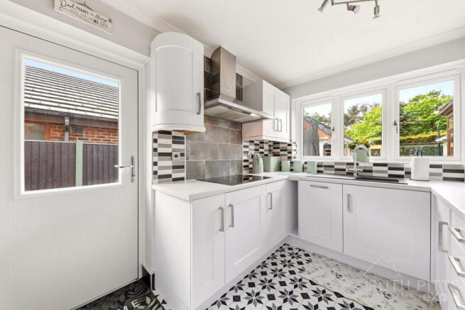 3 bed Detached for sale Image 10