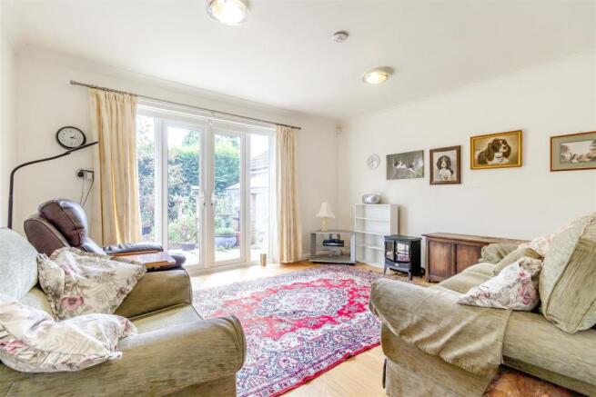 8515056-interior10.jpg