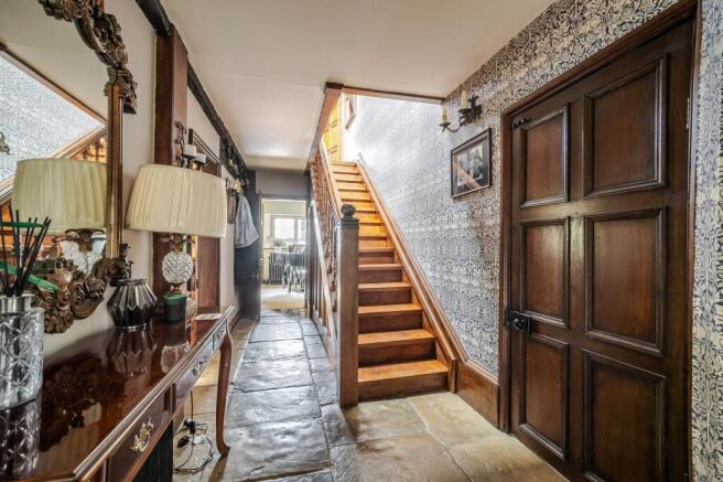 6 bed Detached for sale Image 8