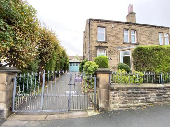 3 Bedroom Semi-Detached in HD4 6LP