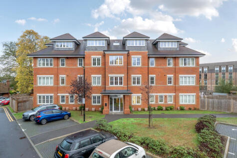 Hobbs Close, West Byfleet, KT14