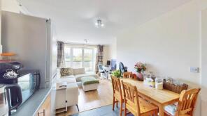 36, Lorenzo House, Medici Close, Ilford IG3 8FF