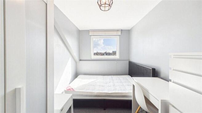 12 bed Apartment to rent Image 4